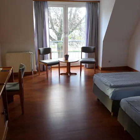 Отель Heidpark 3*