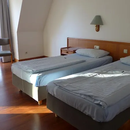 Отель Heidpark 3*